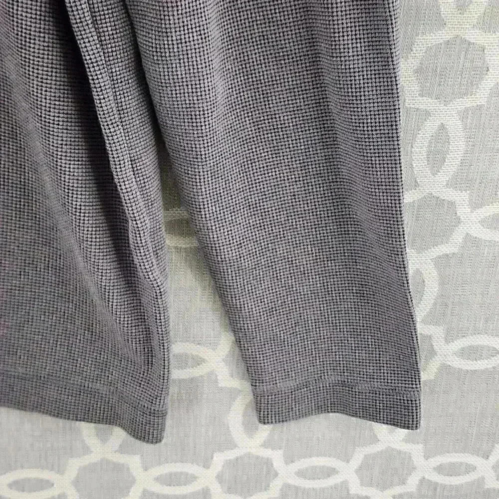 Banana Republic Men's L Waffle Knit Crew neck Long Sleeve pullover Shirt